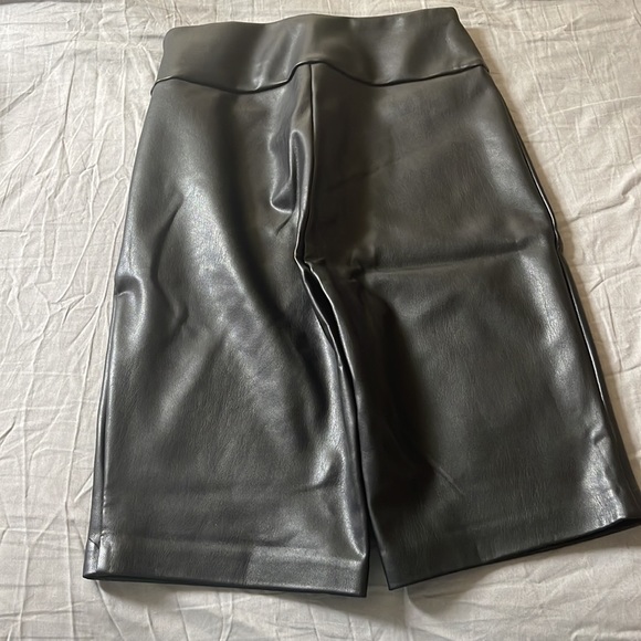 Bike shorts - Picture 2 of 2